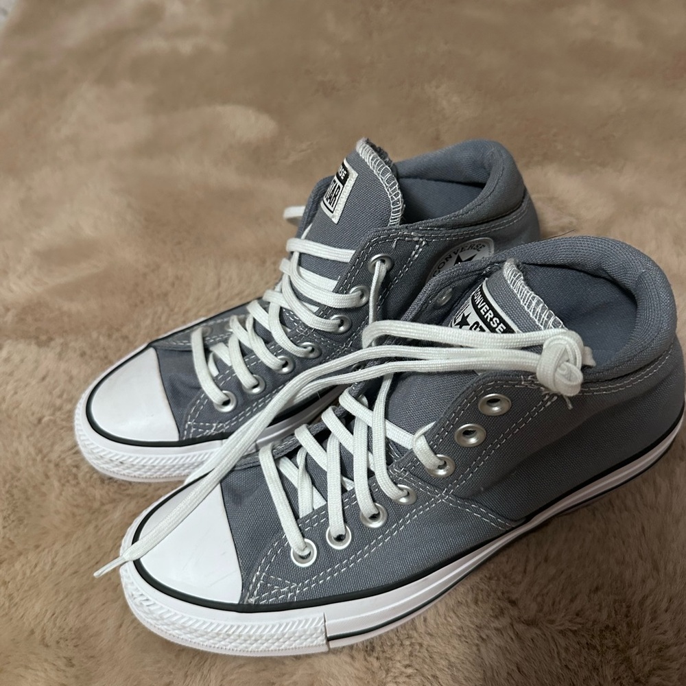 Converse Madison Mid Top Gray and White Sneskers S NEW